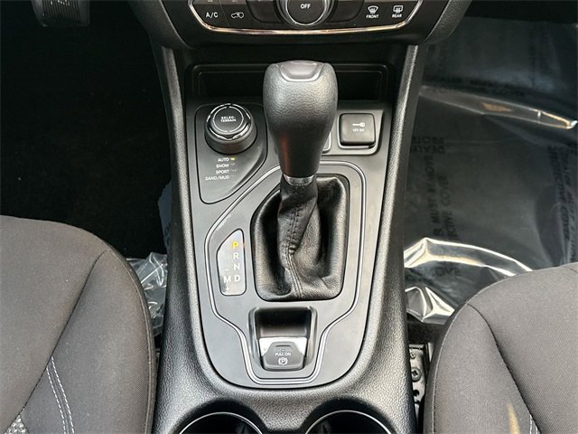 Used 2019 Jeep Cherokee Latitude w/ Cold Weather Group image 29