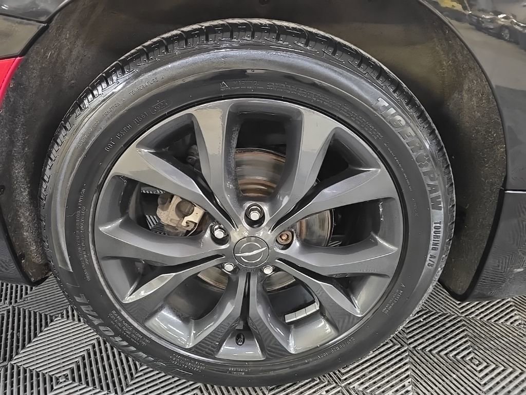 Used 2019 Chrysler Pacifica Limited w/ Advanced Safetytec Group image 13