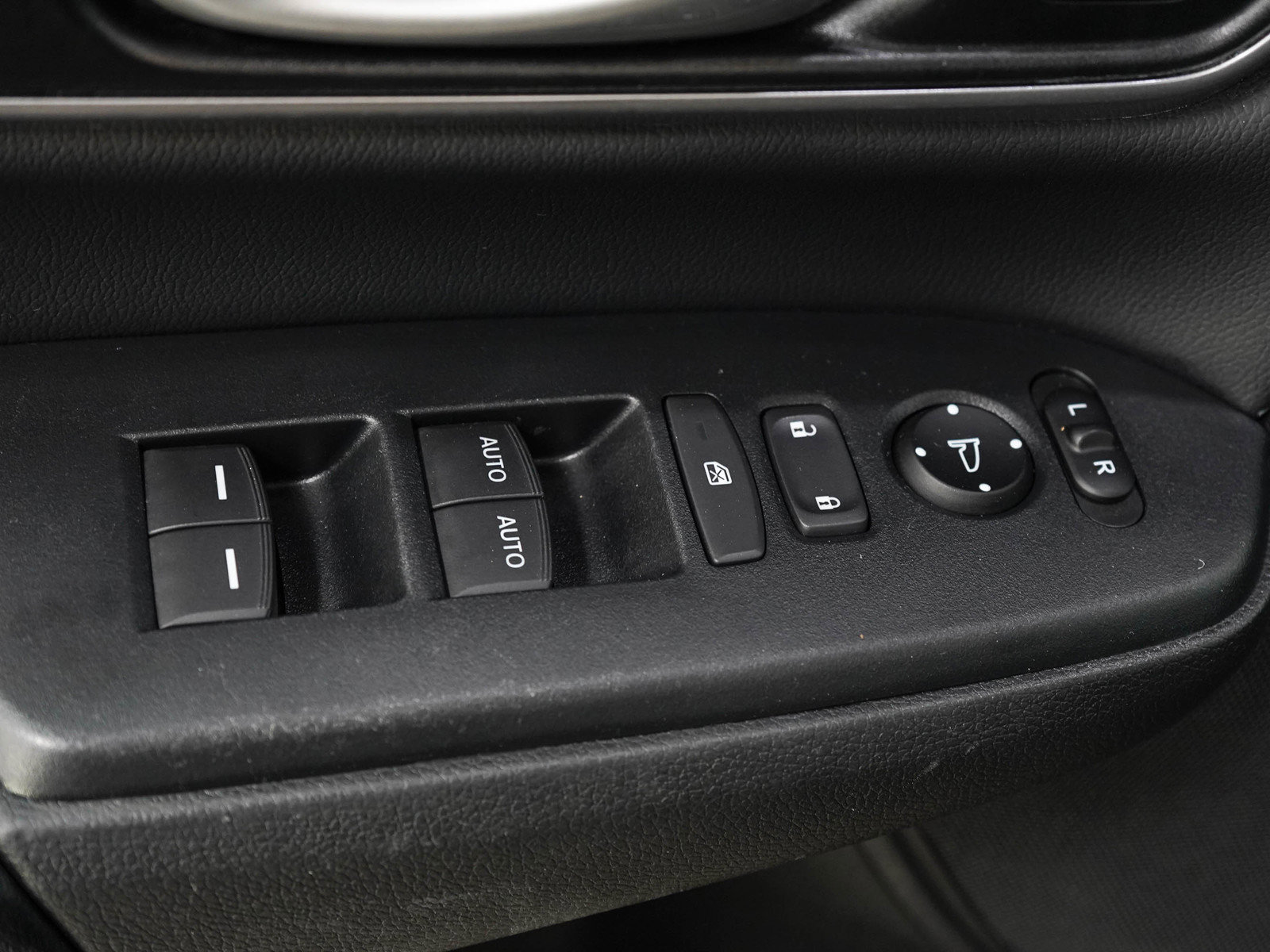 Used 2018 Honda CR-V EX-L image 19