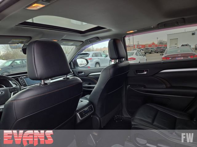 Used 2017 Toyota Highlander XLE image 26