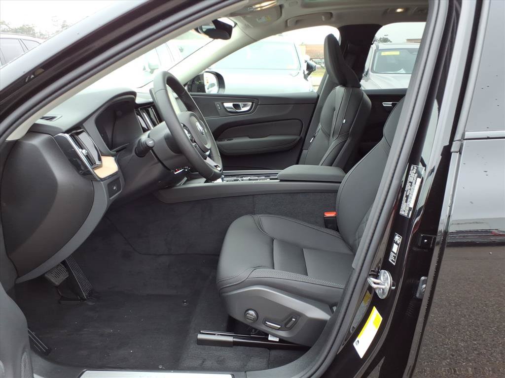 Used 2026 Volvo XC60 B5 Plus w/ Protection Package Premier AWD/4WD image 10