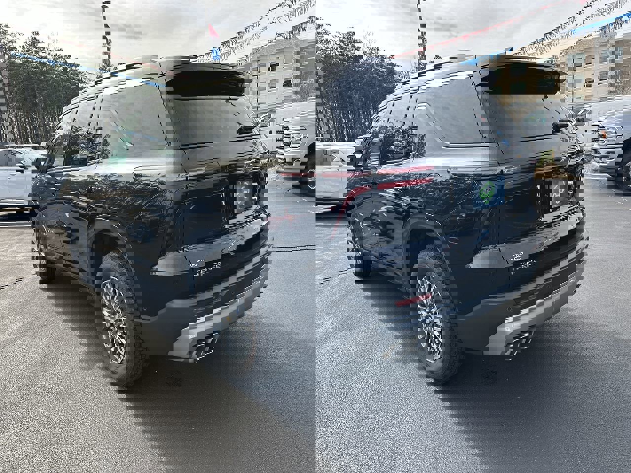 New 2025 Chevrolet Traverse LT w/ Enhanced Driving Package image 6