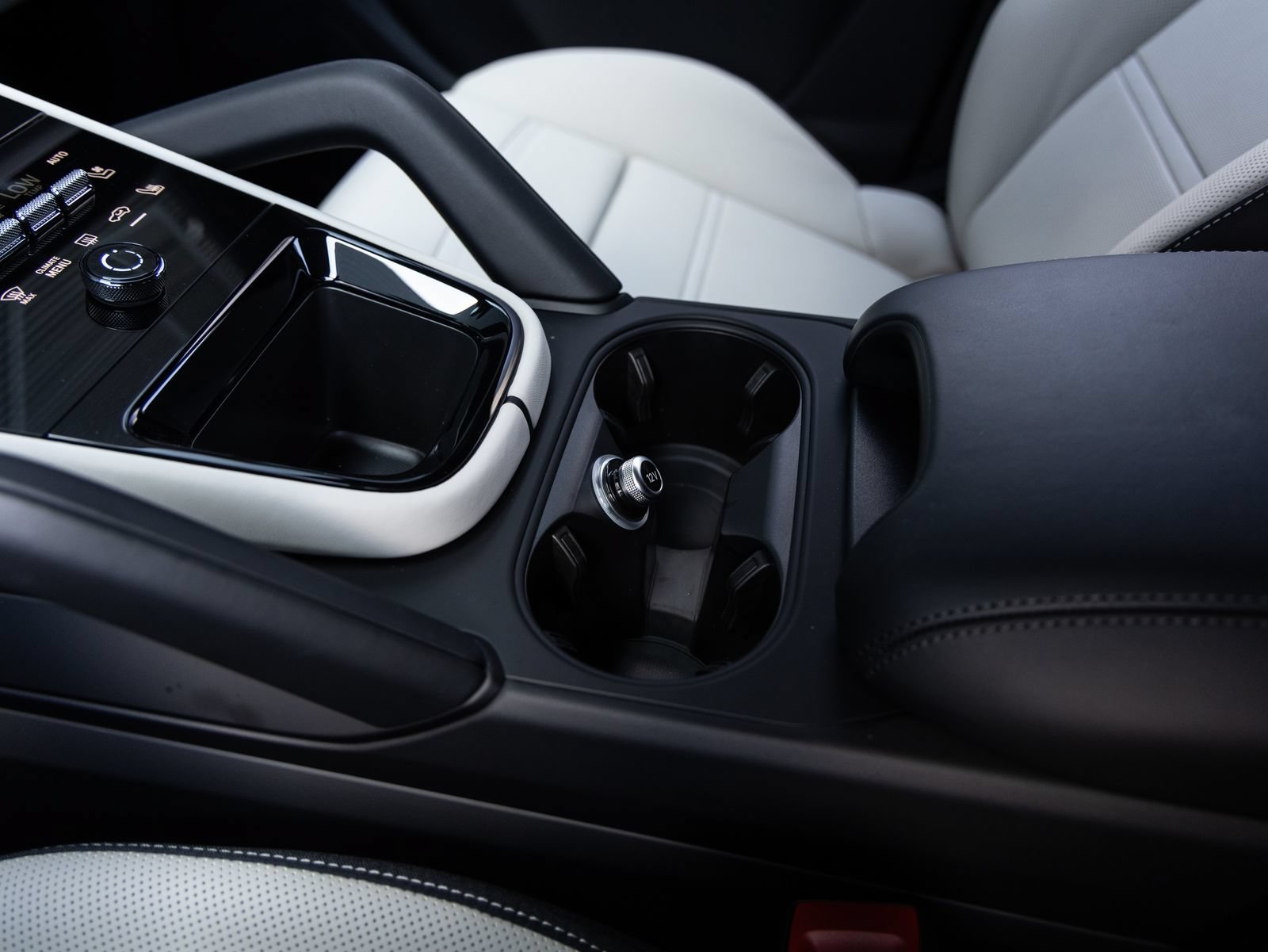 New 2026 Porsche Cayenne Coupe AWD/4WD image 19
