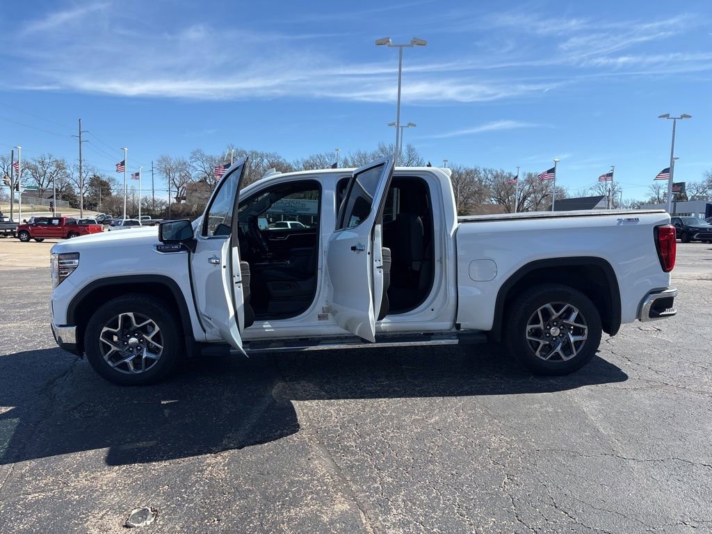 Used 2024 GMC Sierra 1500 SLT w/ SLT Premium Package image 4