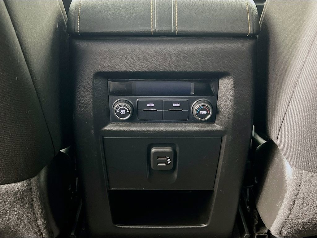 Used 2021 Chevrolet Traverse LS AWD/4WD image 23