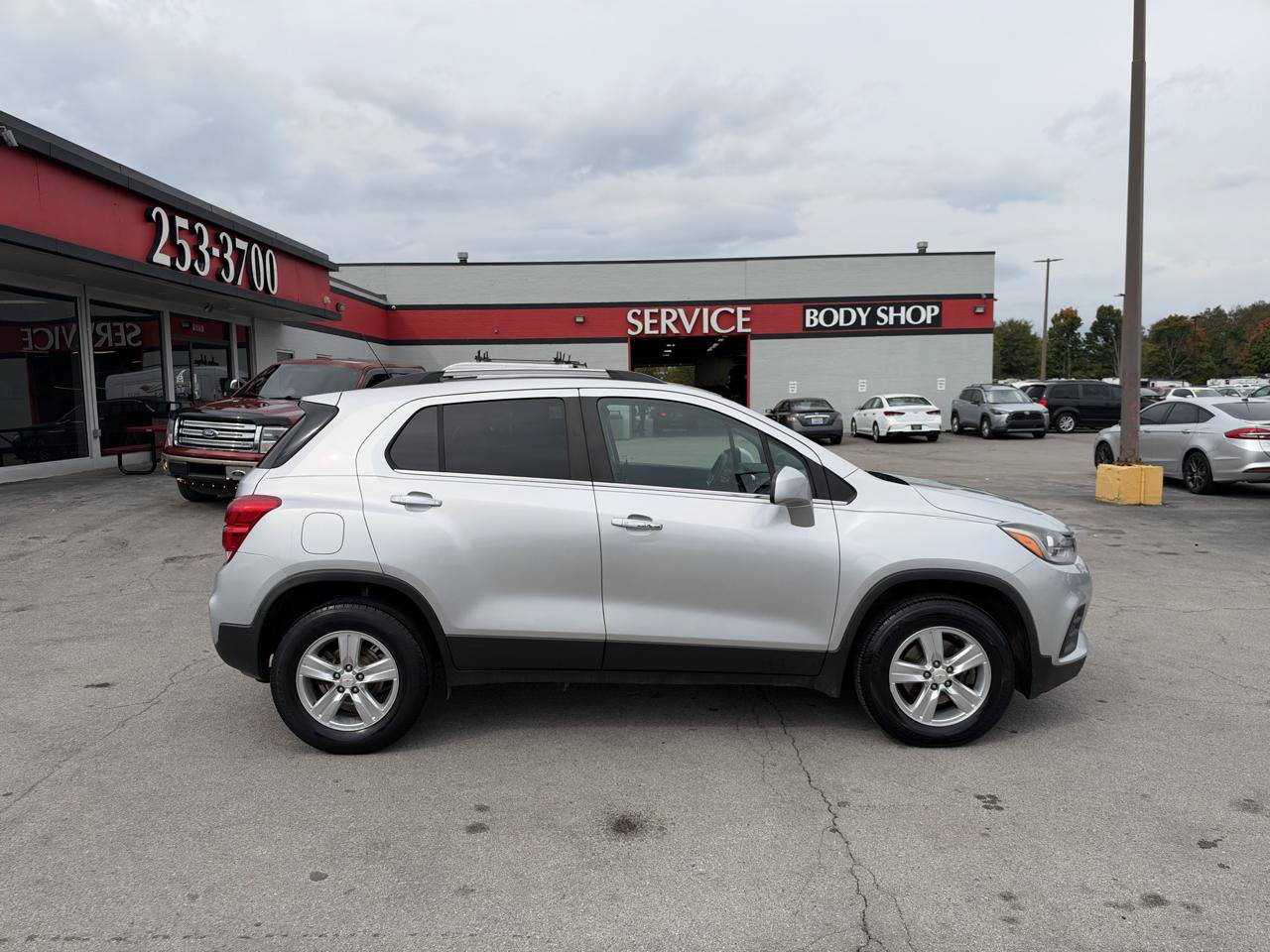 Used 2018 Chevrolet Trax LT w/ LT Convenience Package AWD/4WD image 2