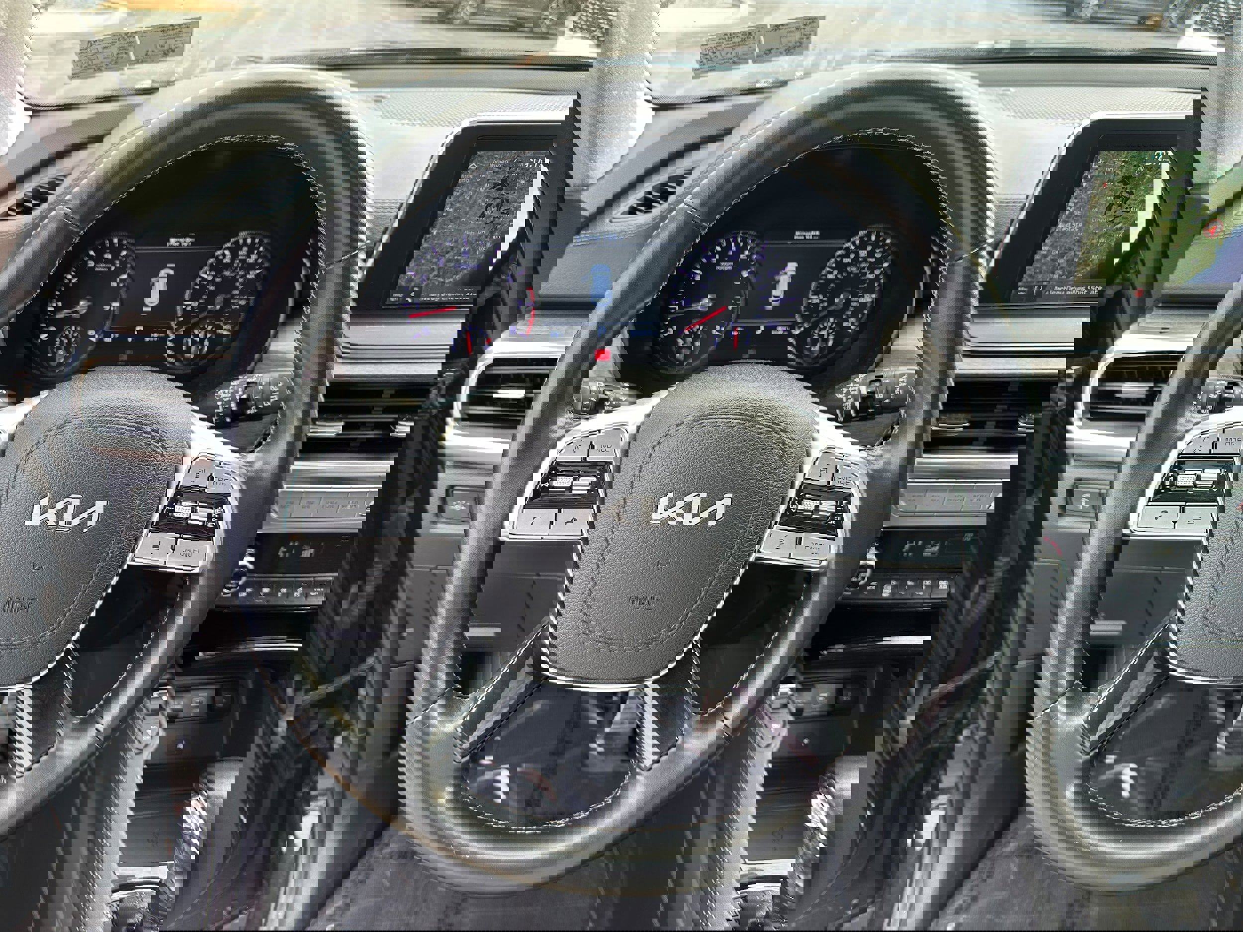 Used 2022 Kia Telluride SX w/ SX Prestige Package image 50