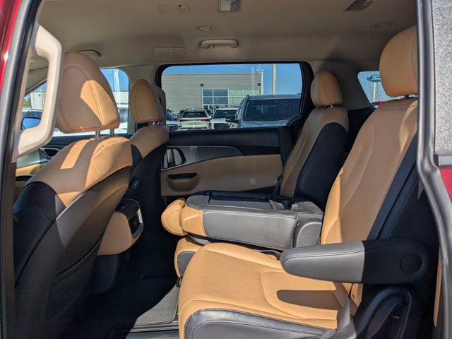 Used 2024 Kia Carnival LX FWD image 13