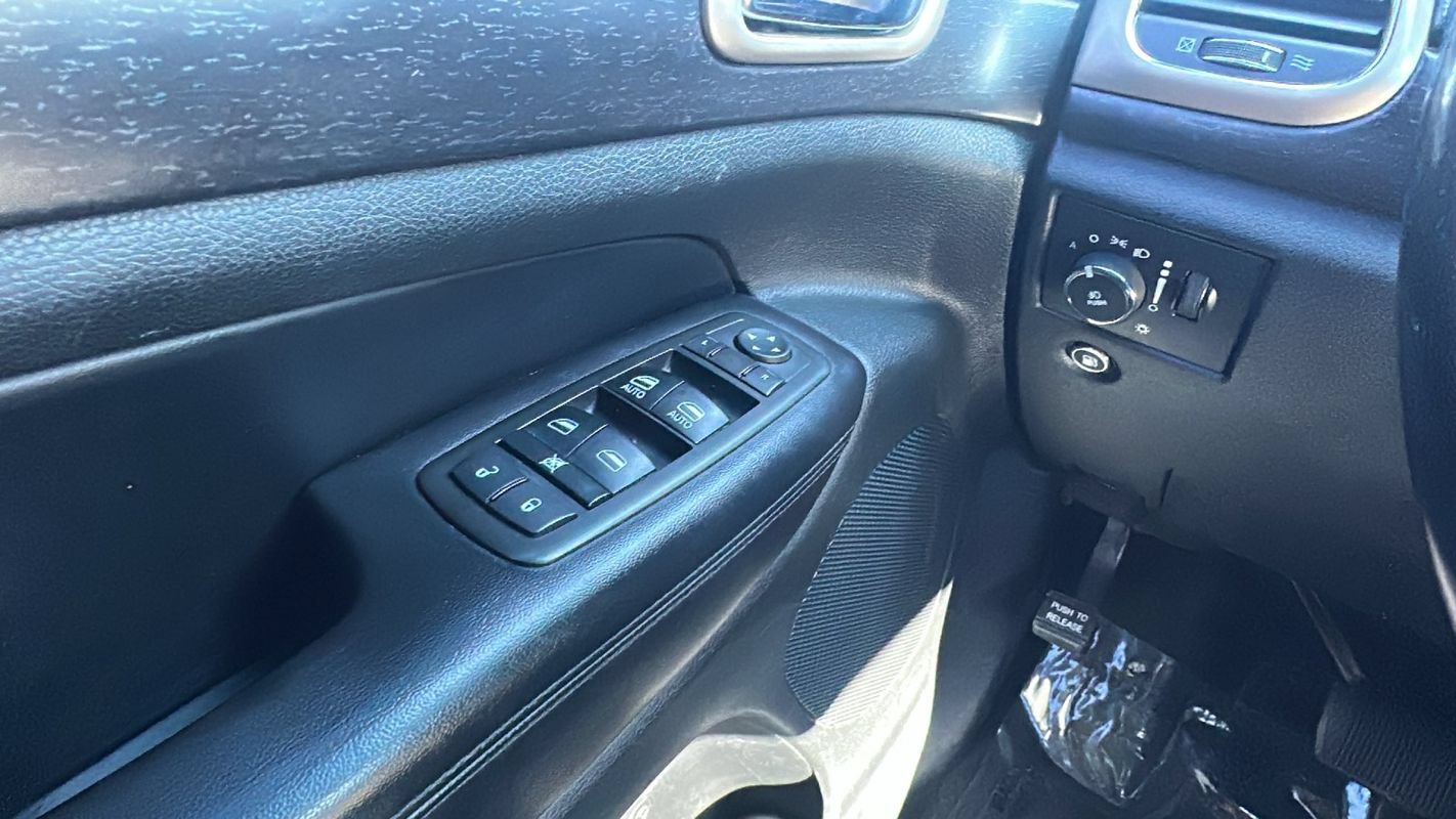 Used 2014 Jeep Grand Cherokee Altitude AWD/4WD image 12