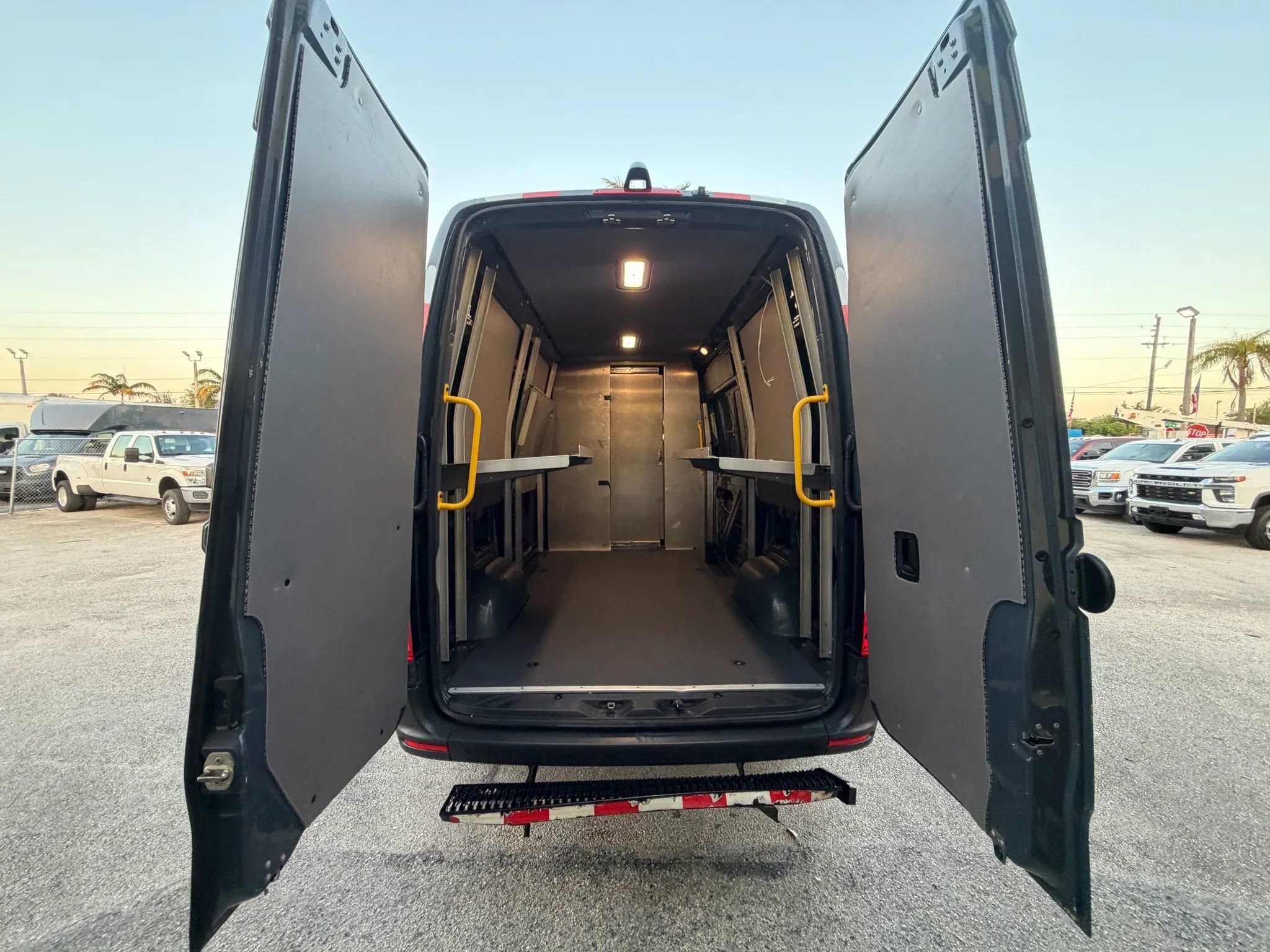 Used 2019 Mercedes-Benz Sprinter 144 image 5
