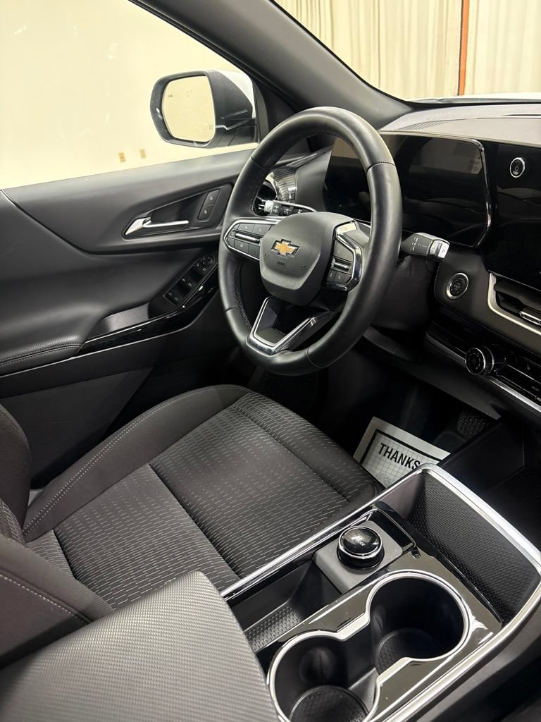 Used 2026 Chevrolet Equinox LT AWD/4WD image 24