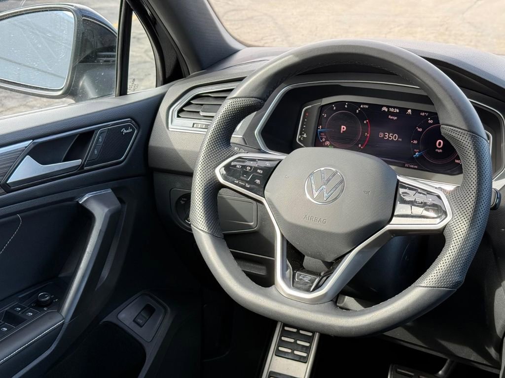 Certified 2022 Volkswagen Tiguan SEL R-Line image 14