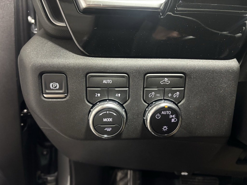 New 2026 GMC Sierra 1500 SLE w/ Preferred Package image 14