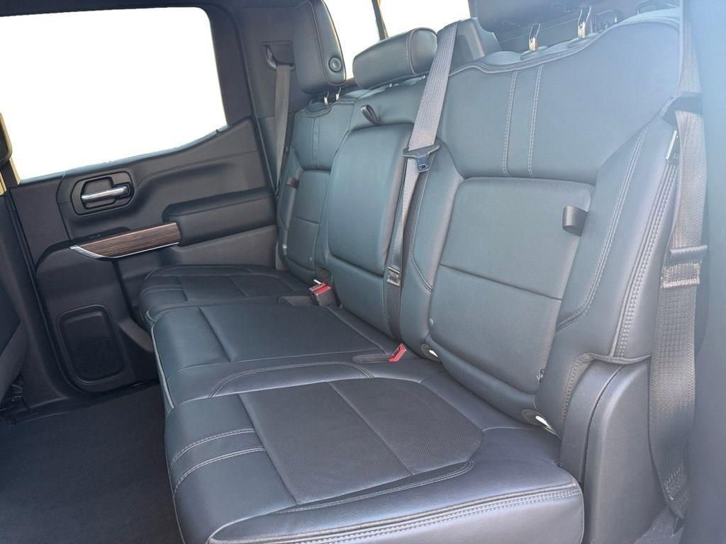 Used 2019 Chevrolet Silverado 1500 High Country image 16