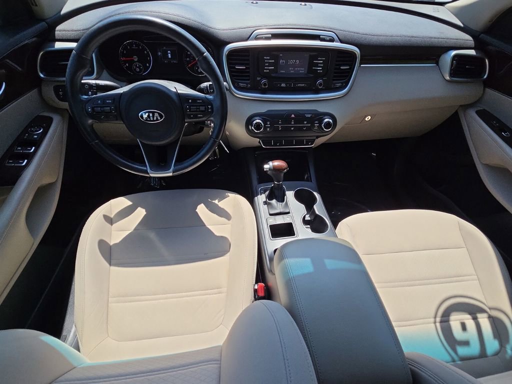 Used 2016 Kia Sorento LX w/ LX Convenience Package image 14