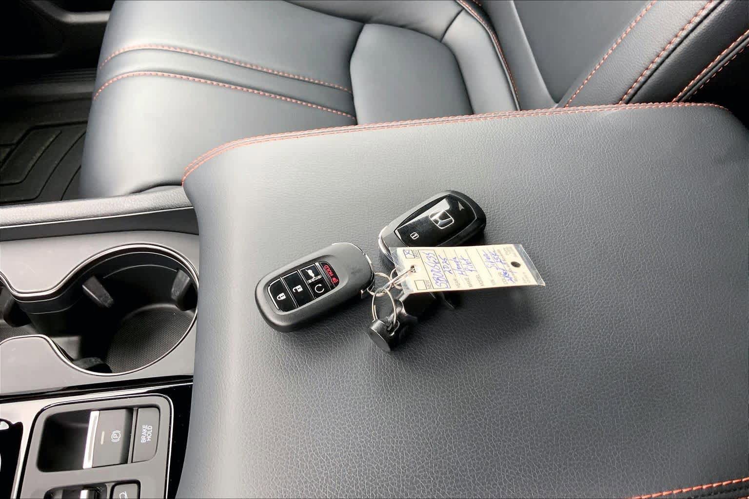 Used 2025 Honda Pilot TrailSport image 15