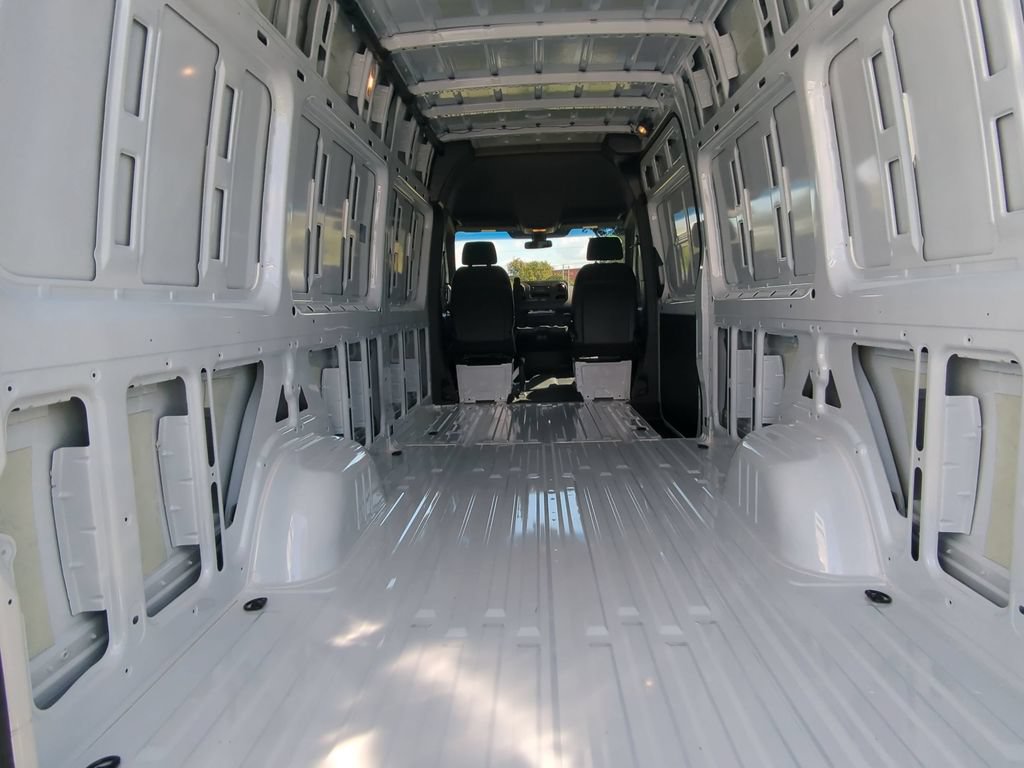 Used 2025 Mercedes-Benz Sprinter 2500 image 22