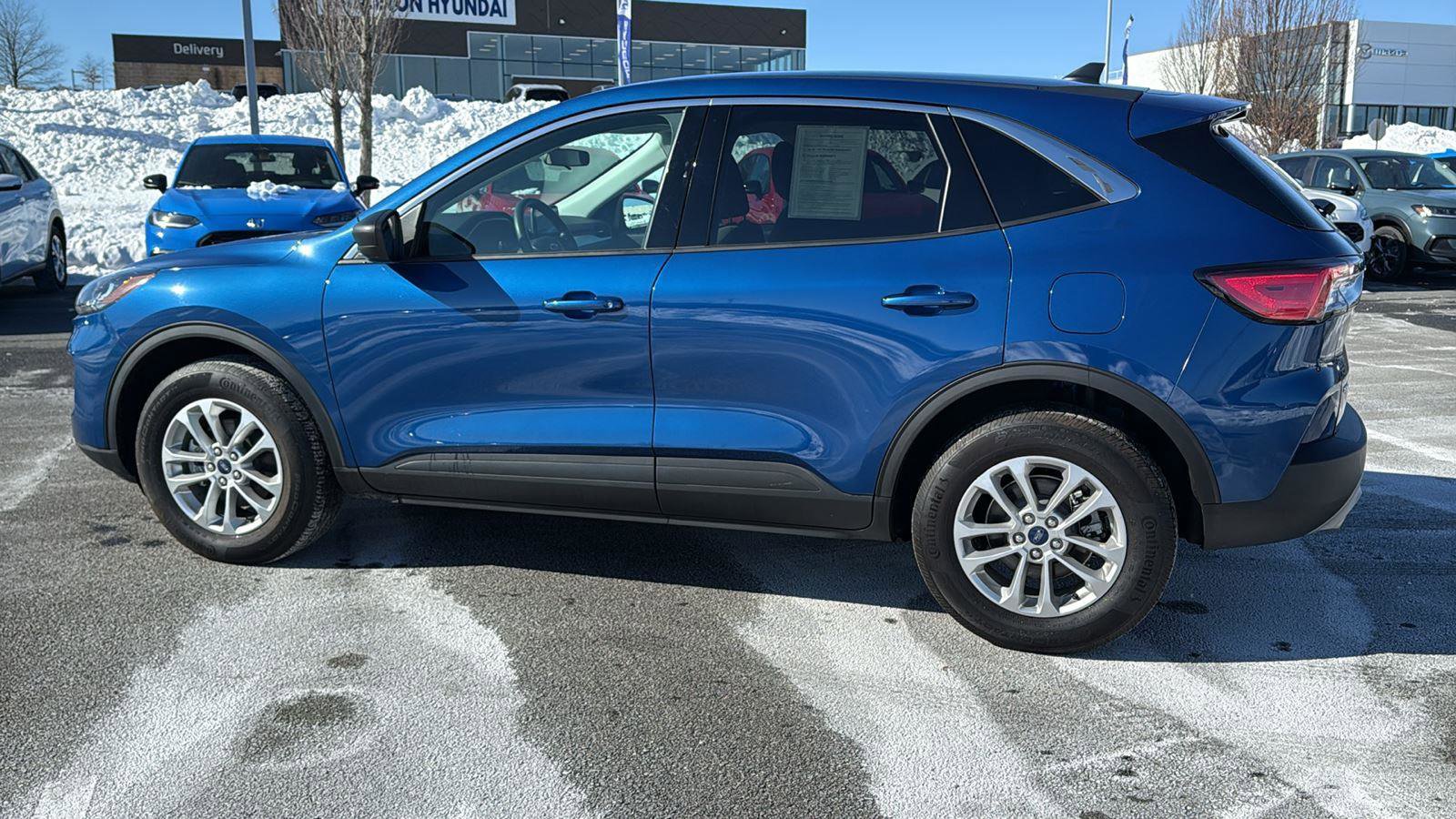 Used 2022 Ford Escape SE image 11