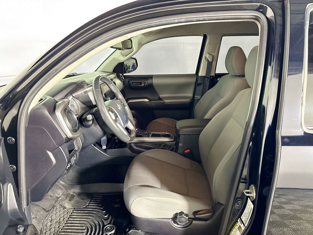 Used 2019 Toyota Tacoma SR5 image 11
