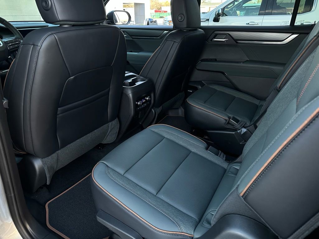 New 2026 GMC Acadia AT4 w/ Luxury Package image 14