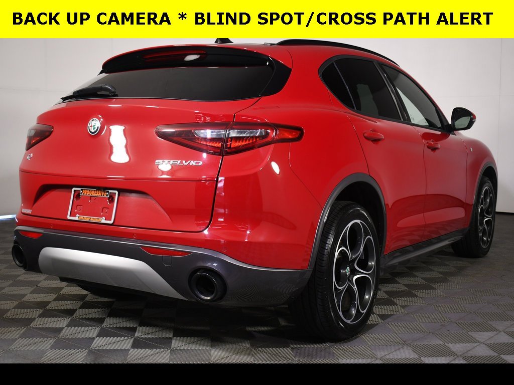 Used 2022 Alfa Romeo Stelvio Ti image 11