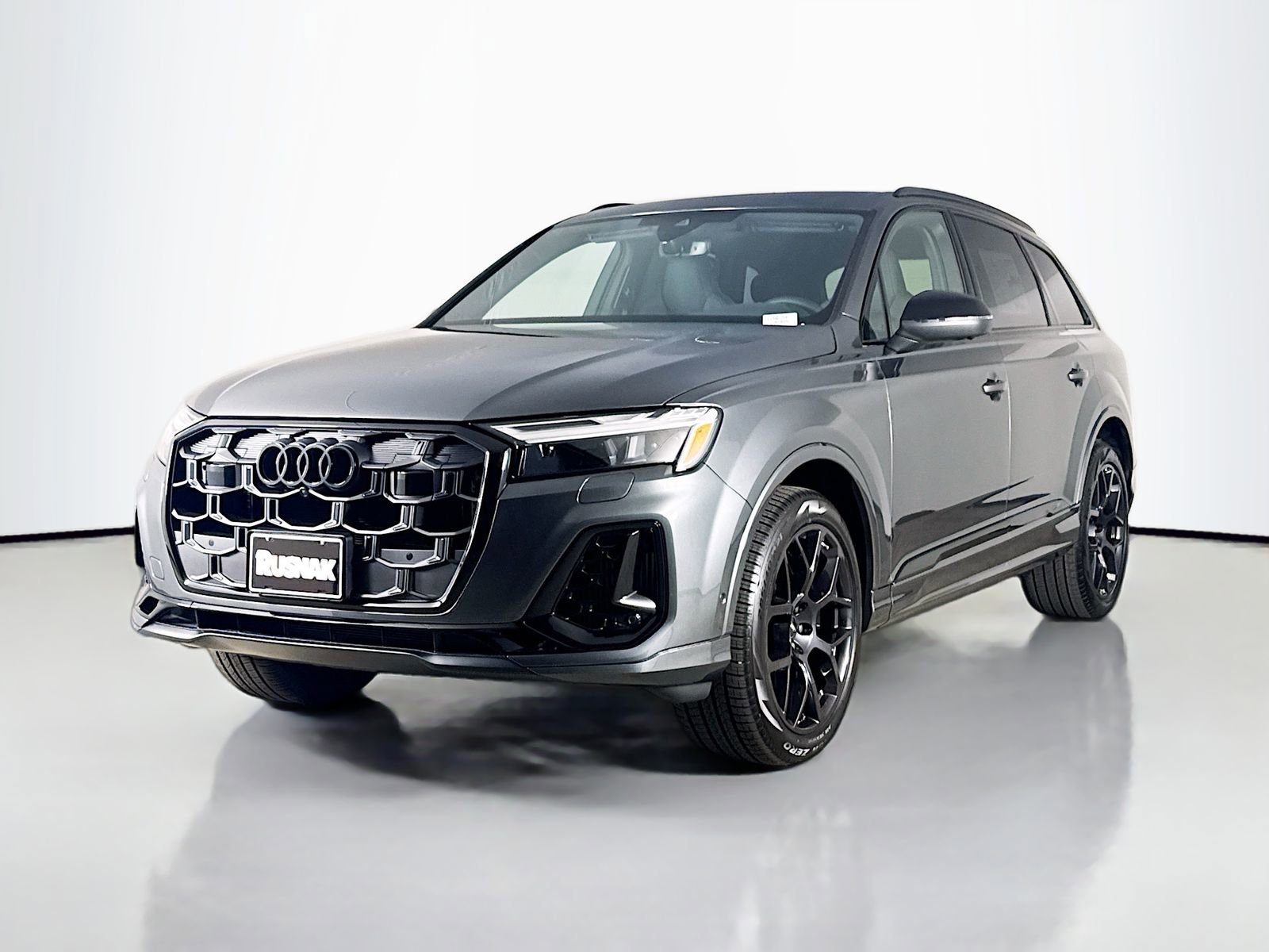 New 2026 Audi SQ7 Premium Plus AWD/4WD image 3