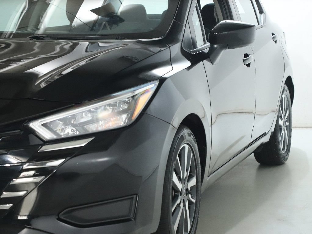 Used 2025 Nissan Versa SV FWD image 5