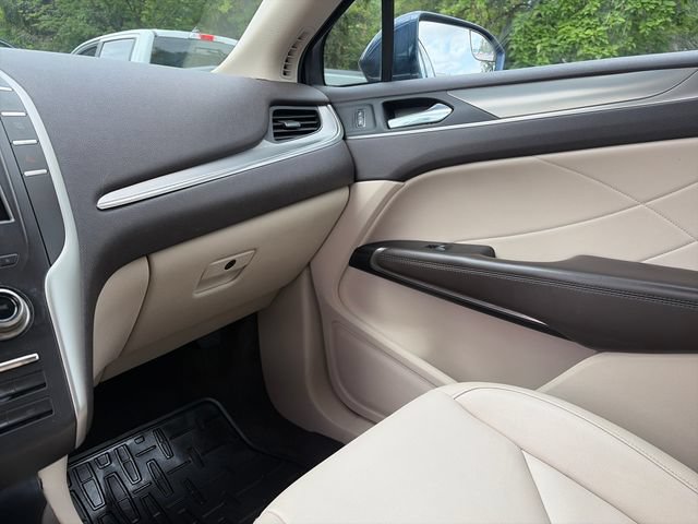 Used 2017 Lincoln MKC Premiere FWD image 18