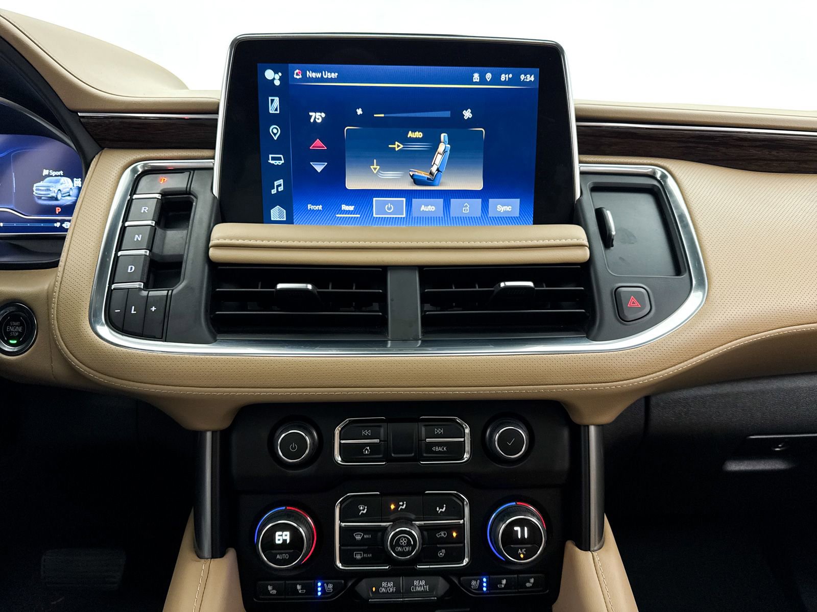 Used 2023 Chevrolet Tahoe Premier w/ Advanced Technology Package image 28