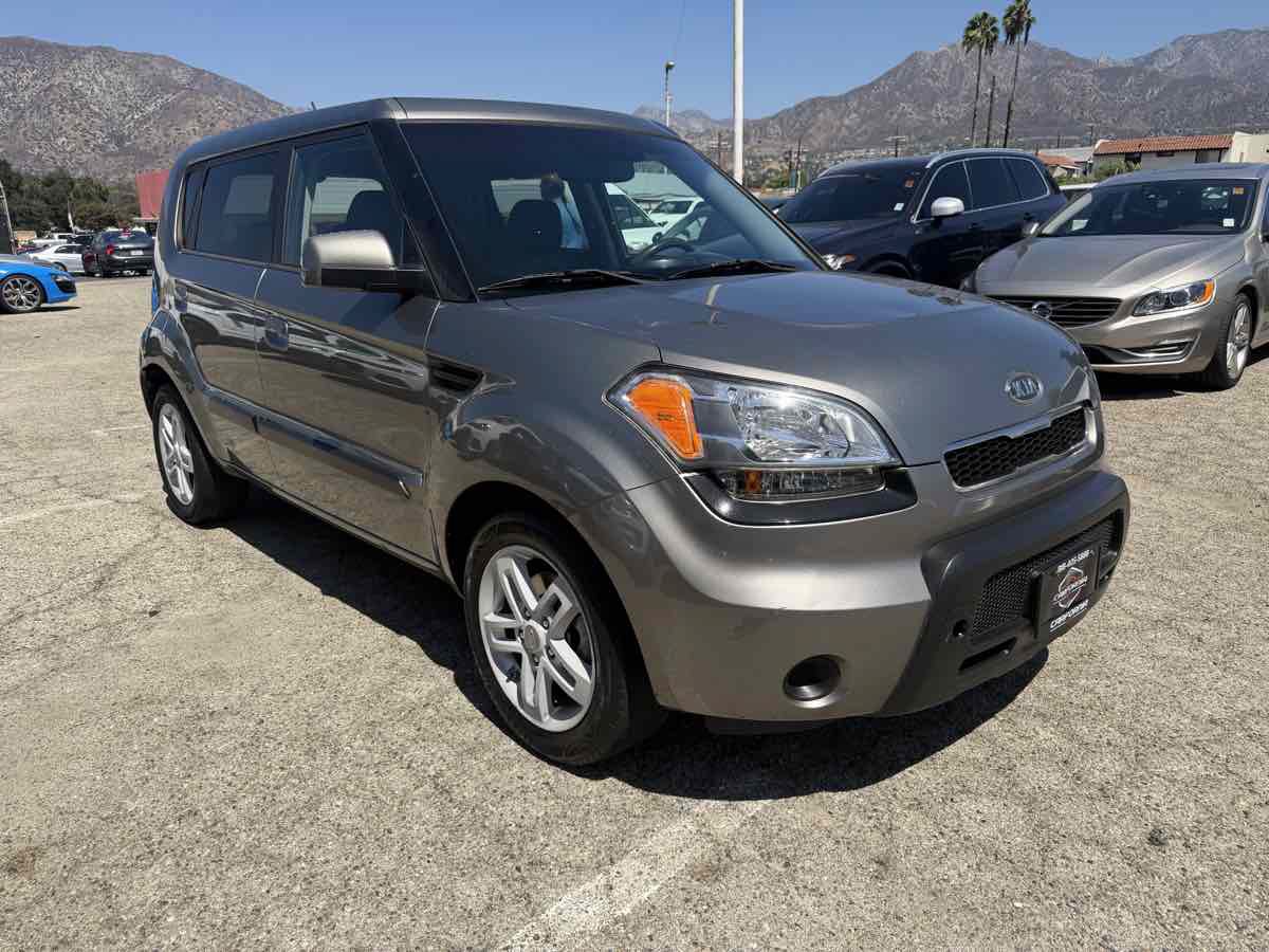 Used 2010 Kia Soul + w/ Audio Pkg FWD image 1