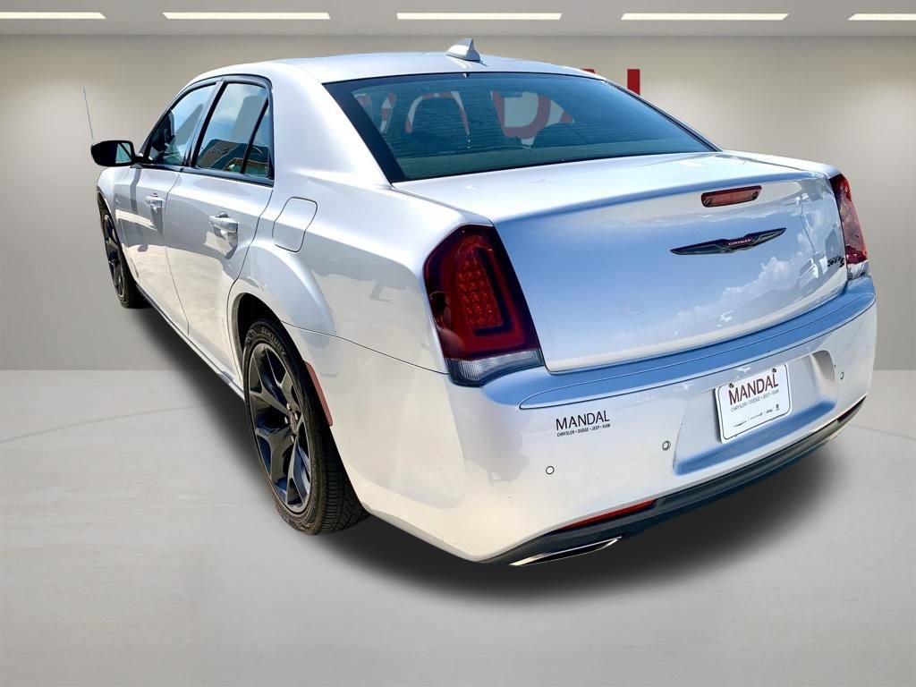 Used 2021 Chrysler 300 S RWD image 7