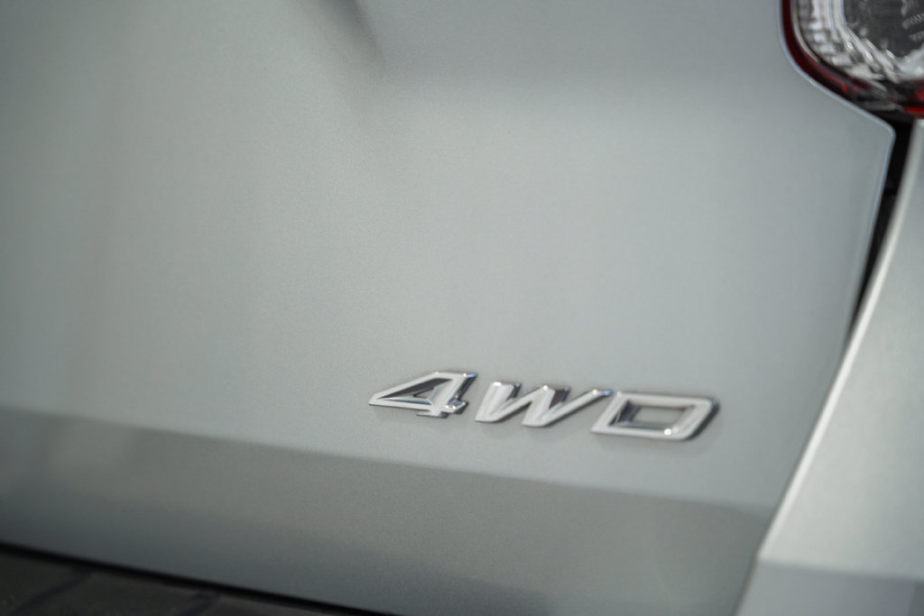 Used 2023 Ford Explorer XLT AWD/4WD image 7