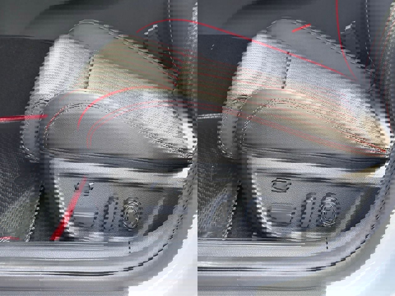 Used 2026 Genesis G70 3.3T Sport Prestige image 24