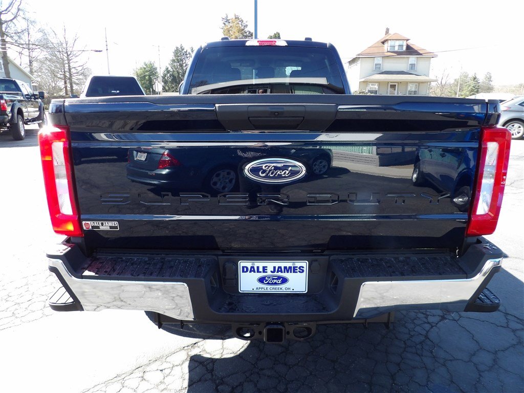 New 2025 Ford F350 XLT w/ FX4 Off-Road Package image 7