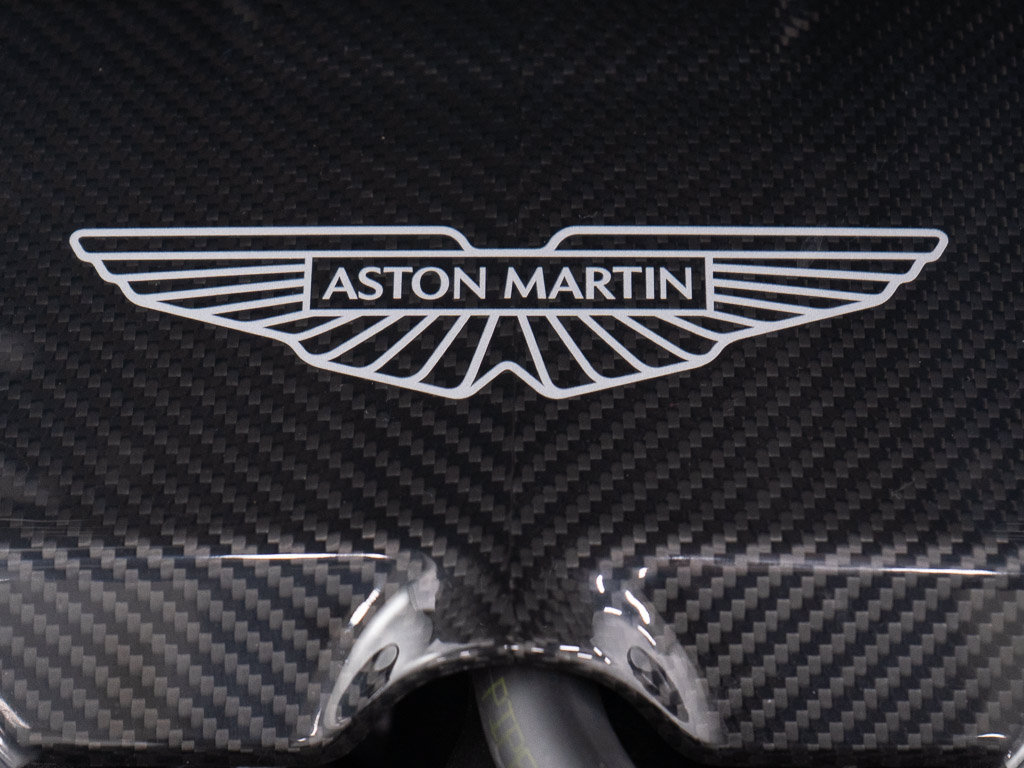 Used 2025 Aston Martin Vanquish RWD image 40