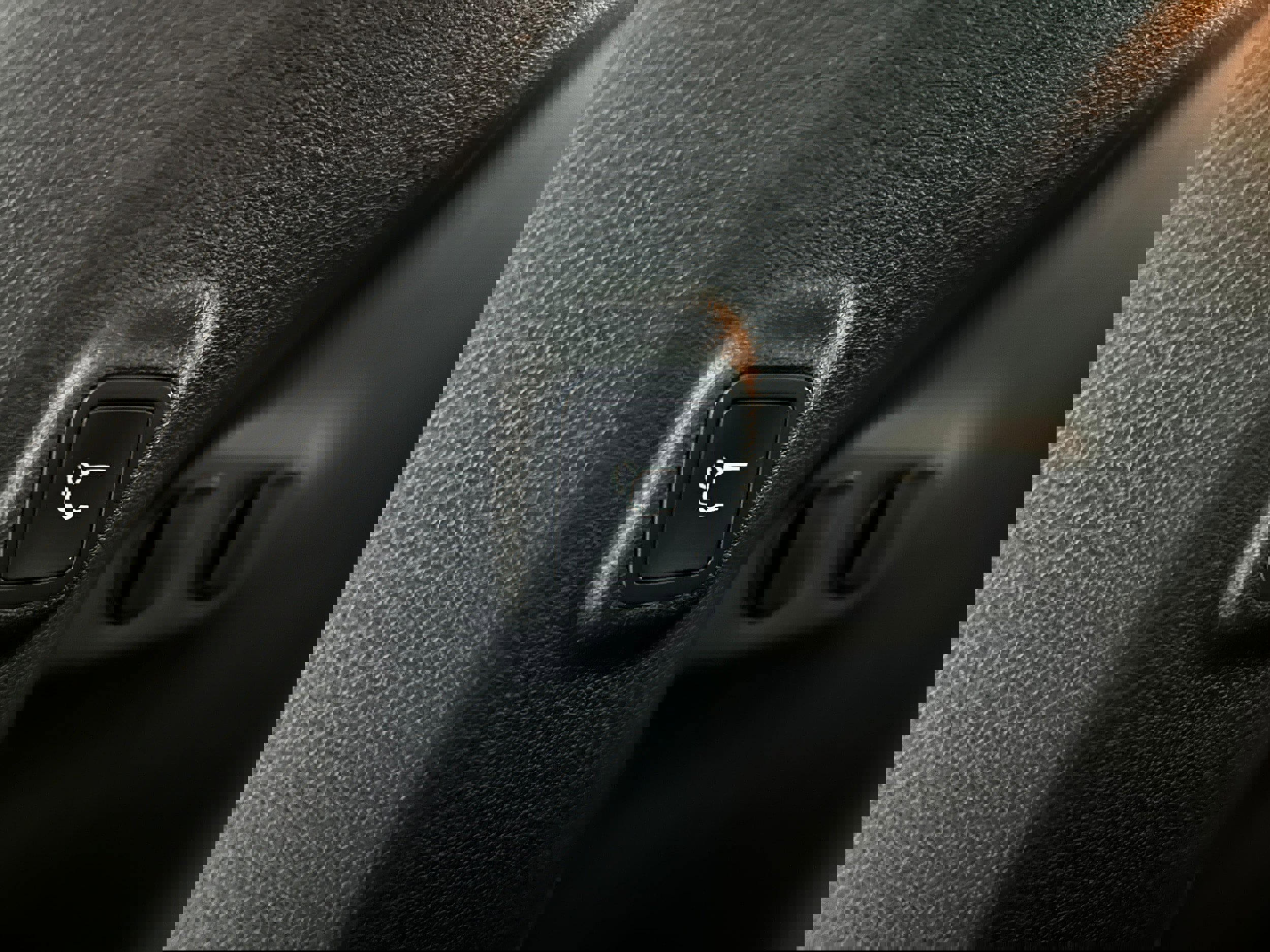 Used 2019 Jeep Cherokee Limited image 33