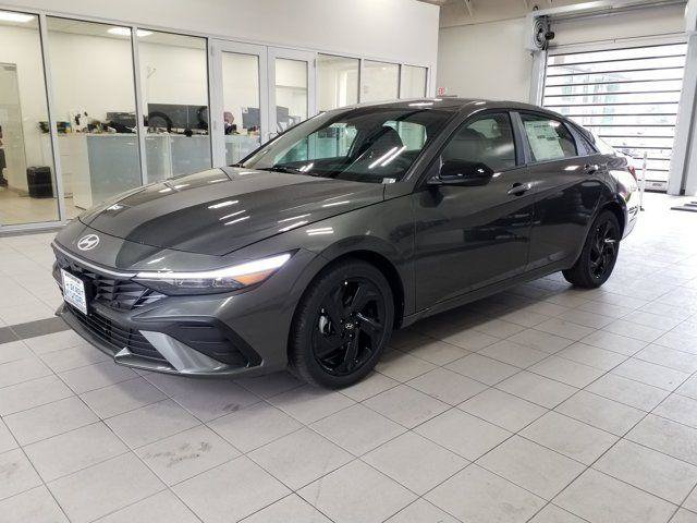 New 2026 Hyundai Elantra SEL Sport FWD image 2