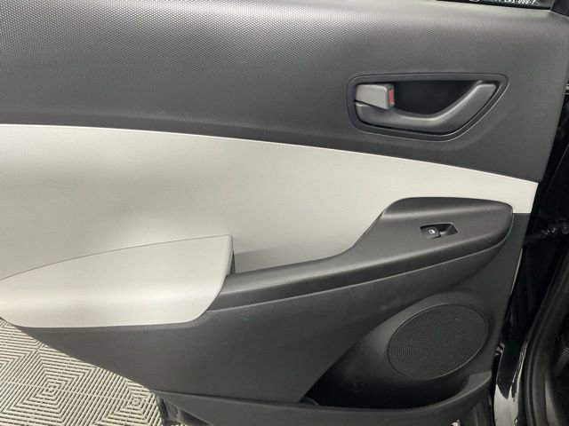 Used 2023 Hyundai Kona SEL w/ Cargo Package image 9