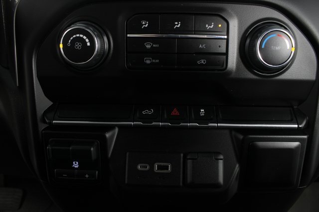 Used 2022 Chevrolet Silverado 2500 Custom w/ Custom Value Package image 6