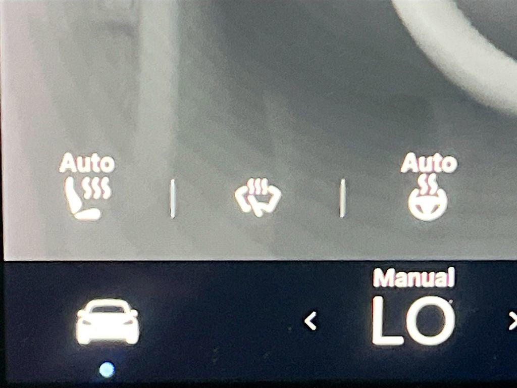 Used 2022 Tesla Model Y Long Range image 18