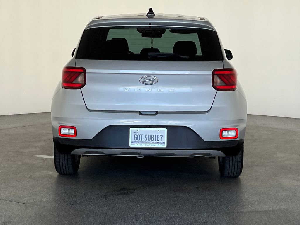 Used 2021 Hyundai Venue SE image 5