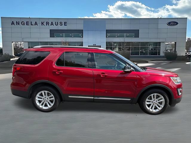 Used 2016 Ford Explorer XLT w/ Equipment Group 202A FWD image 10