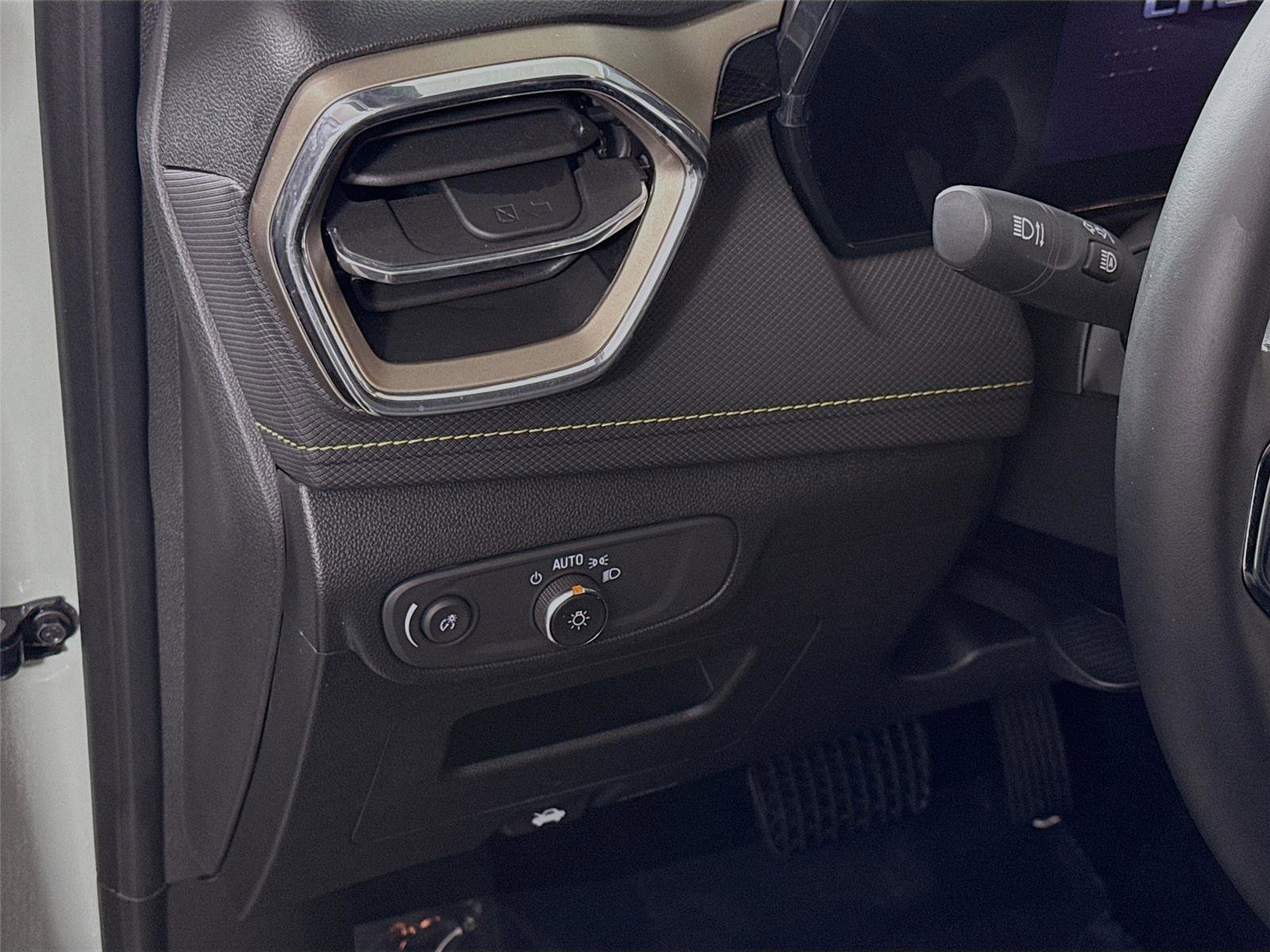 New 2025 Chevrolet TrailBlazer ACTIV w/ Convenience Package image 5