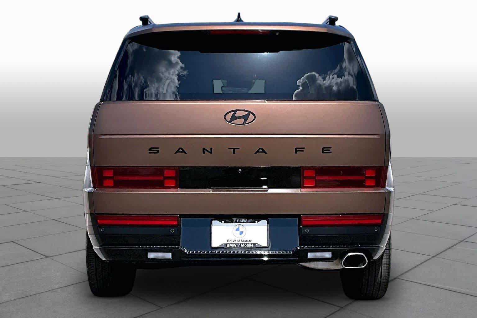 Used 2025 Hyundai Santa Fe Calligraphy FWD image 4