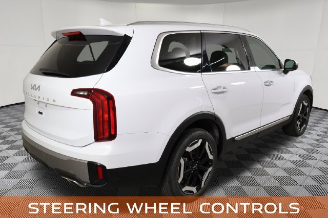 Used 2025 Kia Telluride S FWD image 6