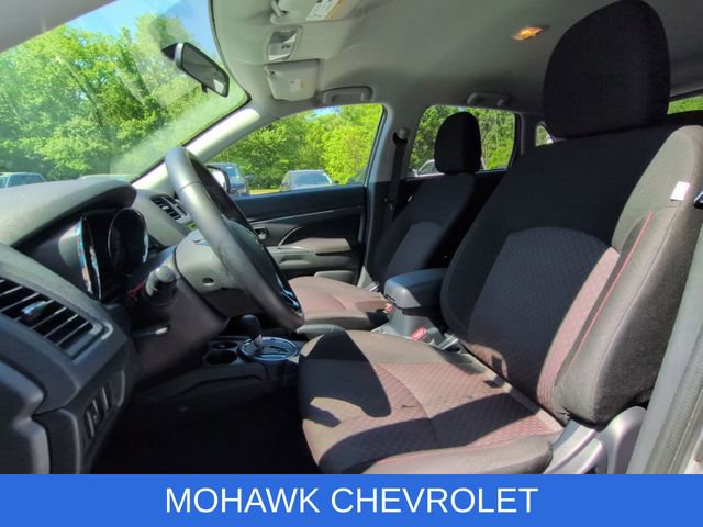 Used 2017 Mitsubishi Outlander Sport SE AWD/4WD image 10