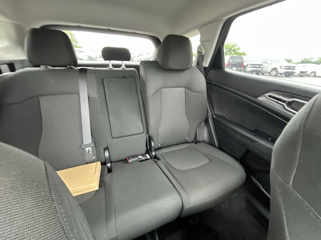 Used 2023 Kia Sportage LX AWD/4WD image 17