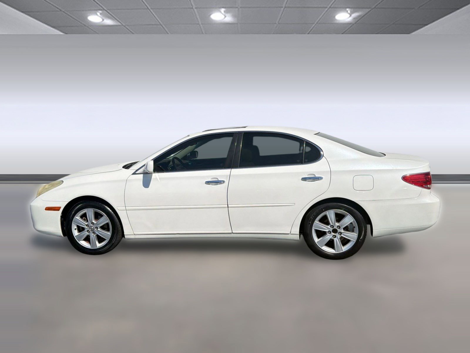 Used 2005 Lexus ES 330 image 2