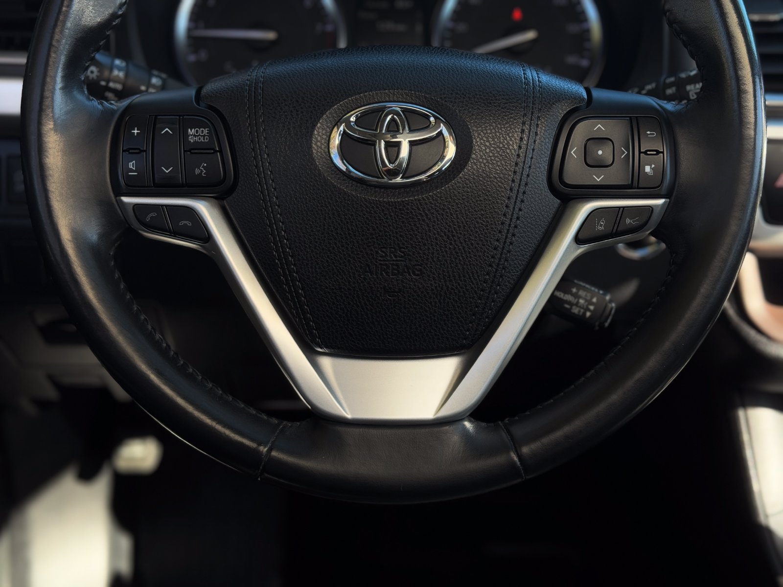 Used 2018 Toyota Highlander Limited AWD/4WD image 17