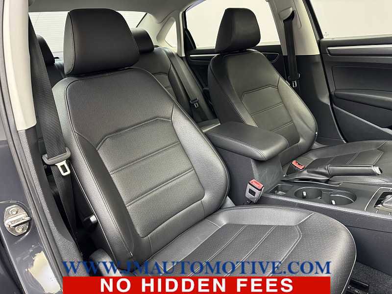Used 2017 Volkswagen Passat 1.8T R-Line w/ R-Line Lighting Package image 21
